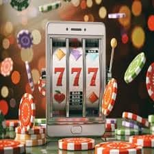 Dealer casino live menyiapkan kartu di meja dengan suasana elegan dan pencahayaan neon